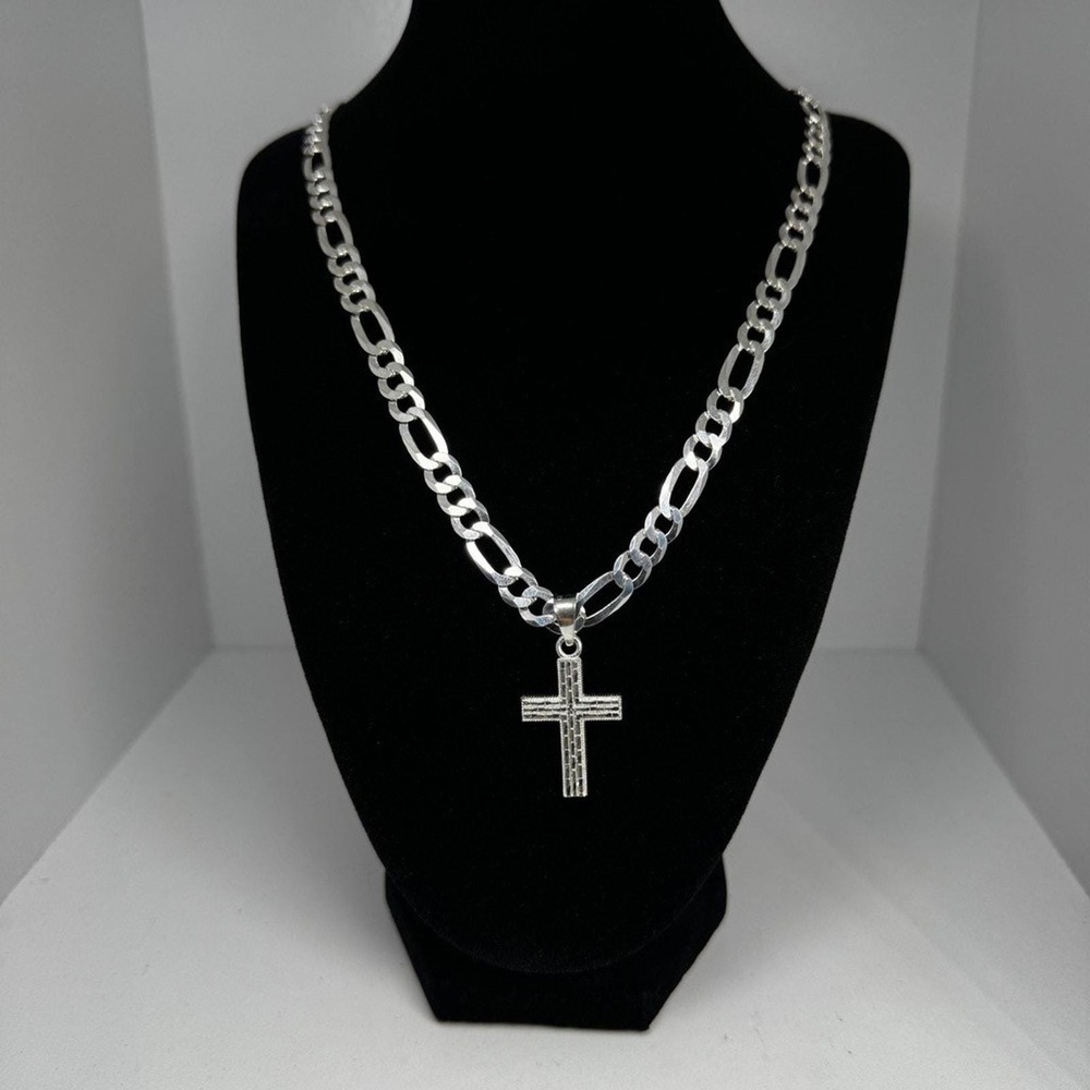 925 Sterling Silver Figaro Chain‎ Necklace with Cross Pendant 22 Inch 34g Italy